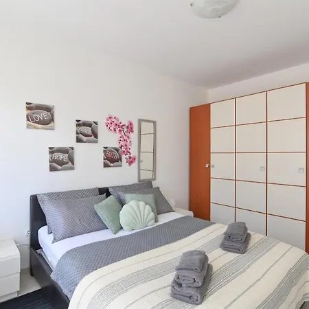 Apartment With Balcony Di Sogni